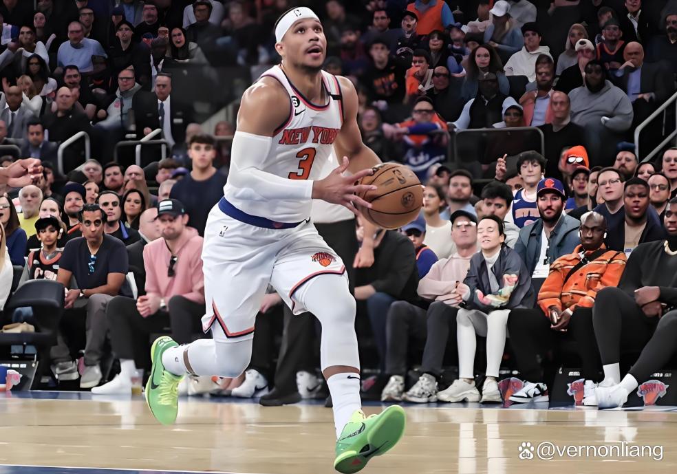 尼克斯主场大胜步行者,登顶东部 尼克斯主场大胜步行者,登顶东部