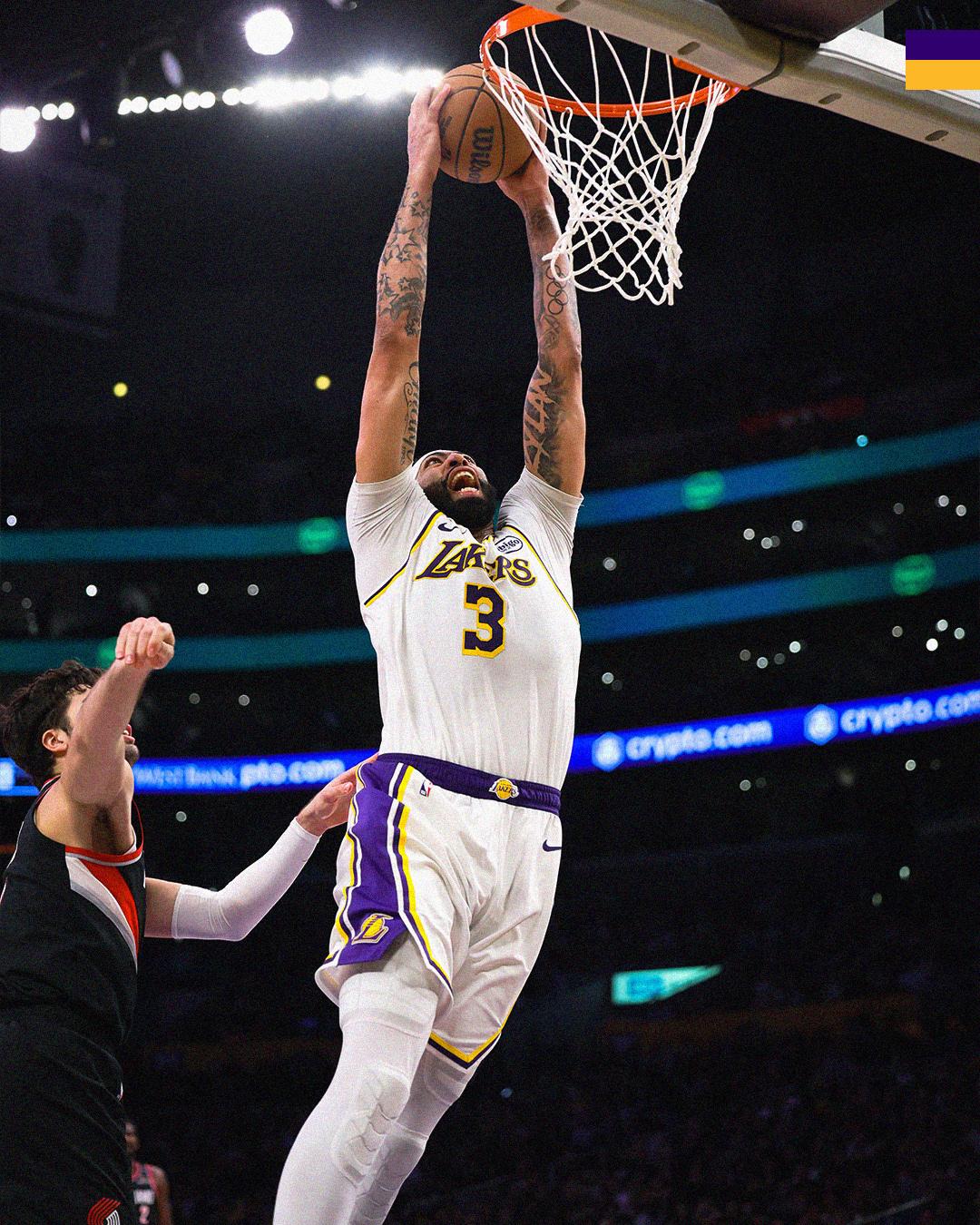 开云平台-湖人大胜太阳，浓眉暴扣赢球