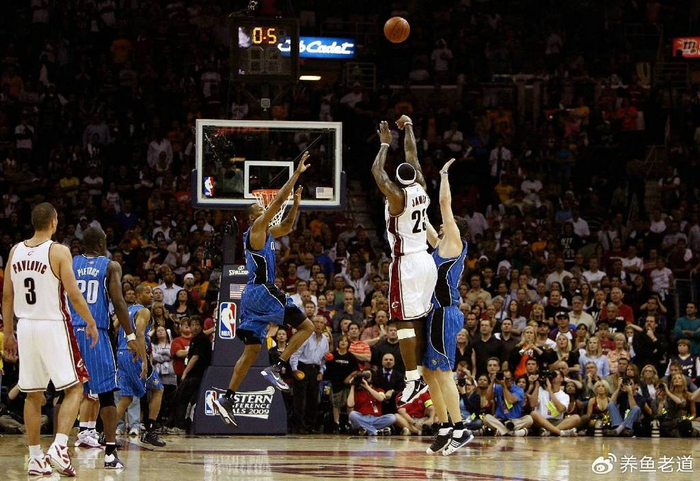 湖人B队绝杀法国男篮，布拉德利送出助攻的简单介绍