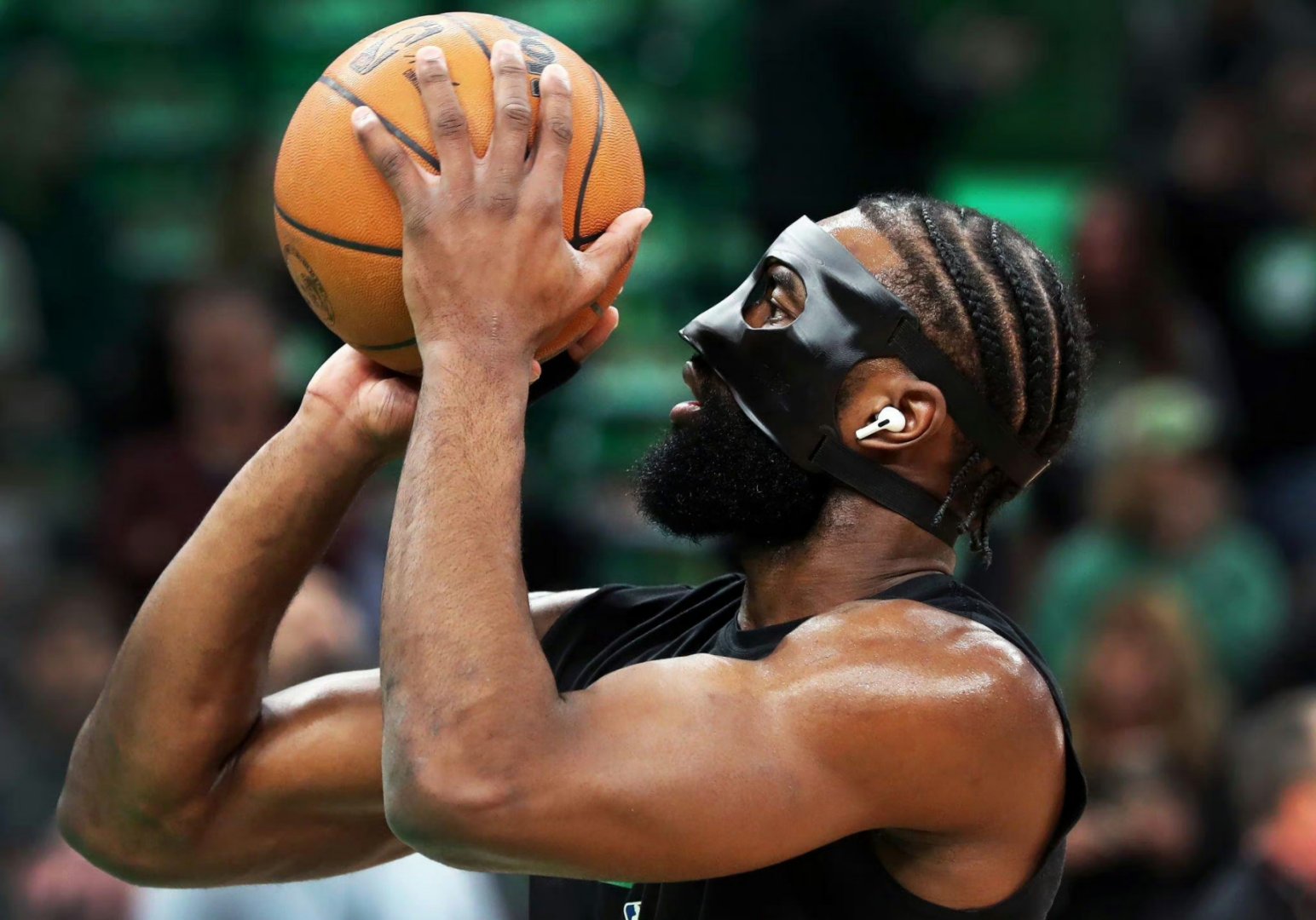 凯尔特人力克魔术，守住东部前四