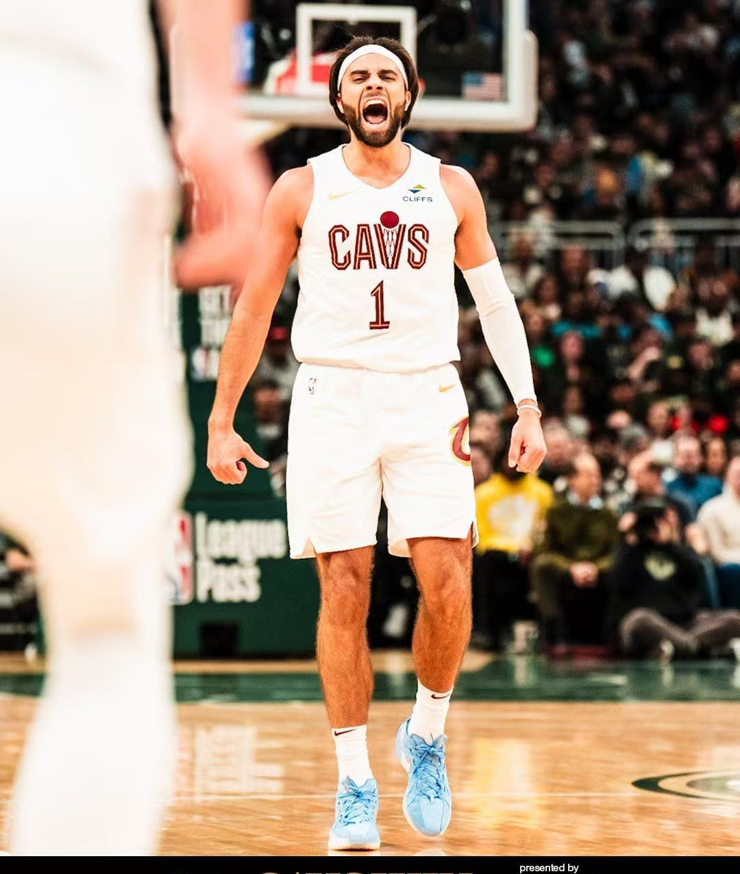 开拓者逆袭雄鹿遭遇劲敌