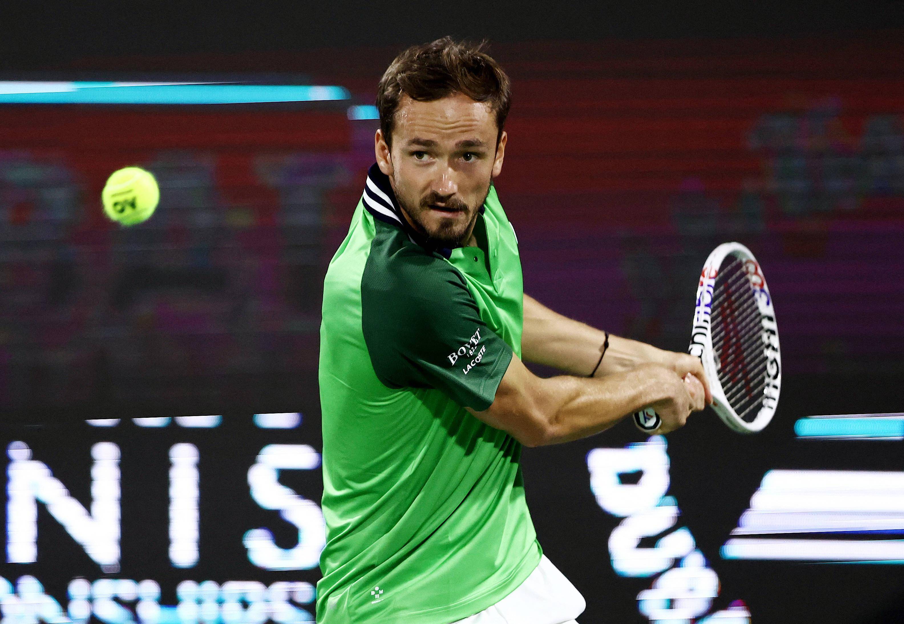 包含美国网球队绝杀意大利网球队，梅德韦杰夫绝境逆转的词条