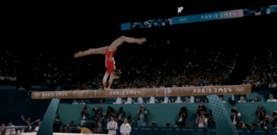 体操决赛震撼开打，巅峰对决引爆全场