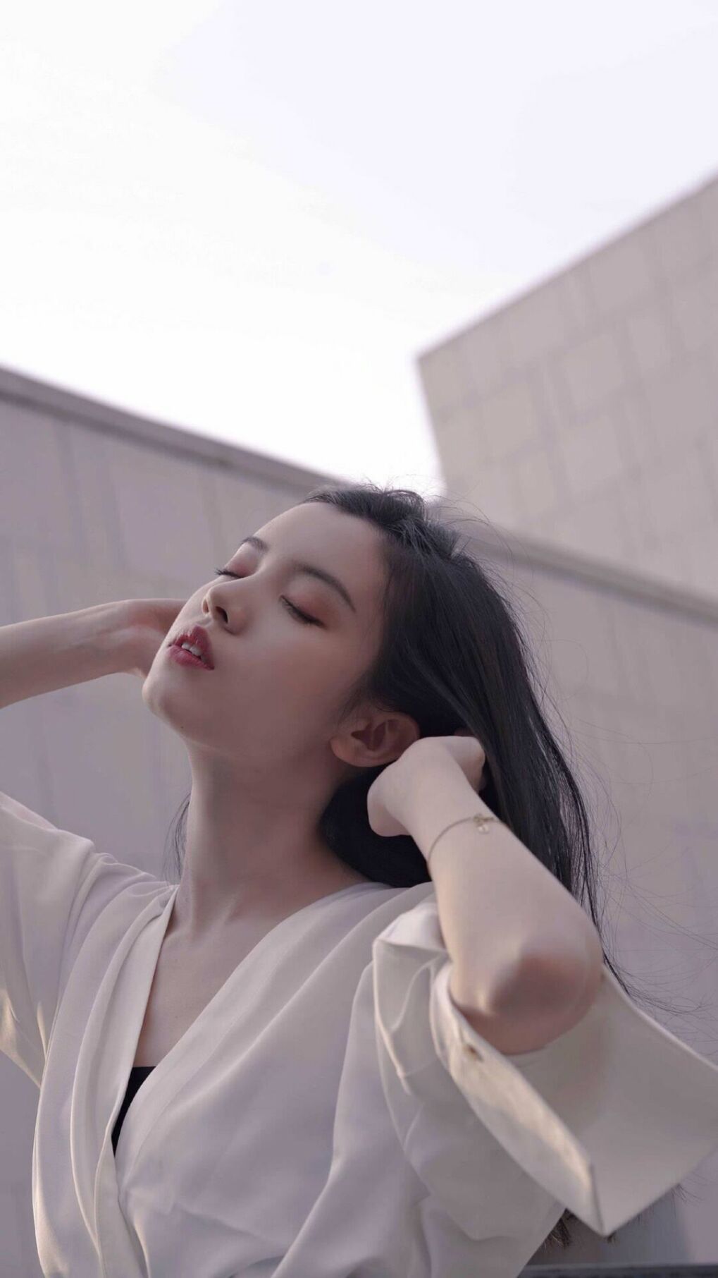 悬念终结与绿茵英雄，玻利维亚的震撼与维尼修斯的德比传奇