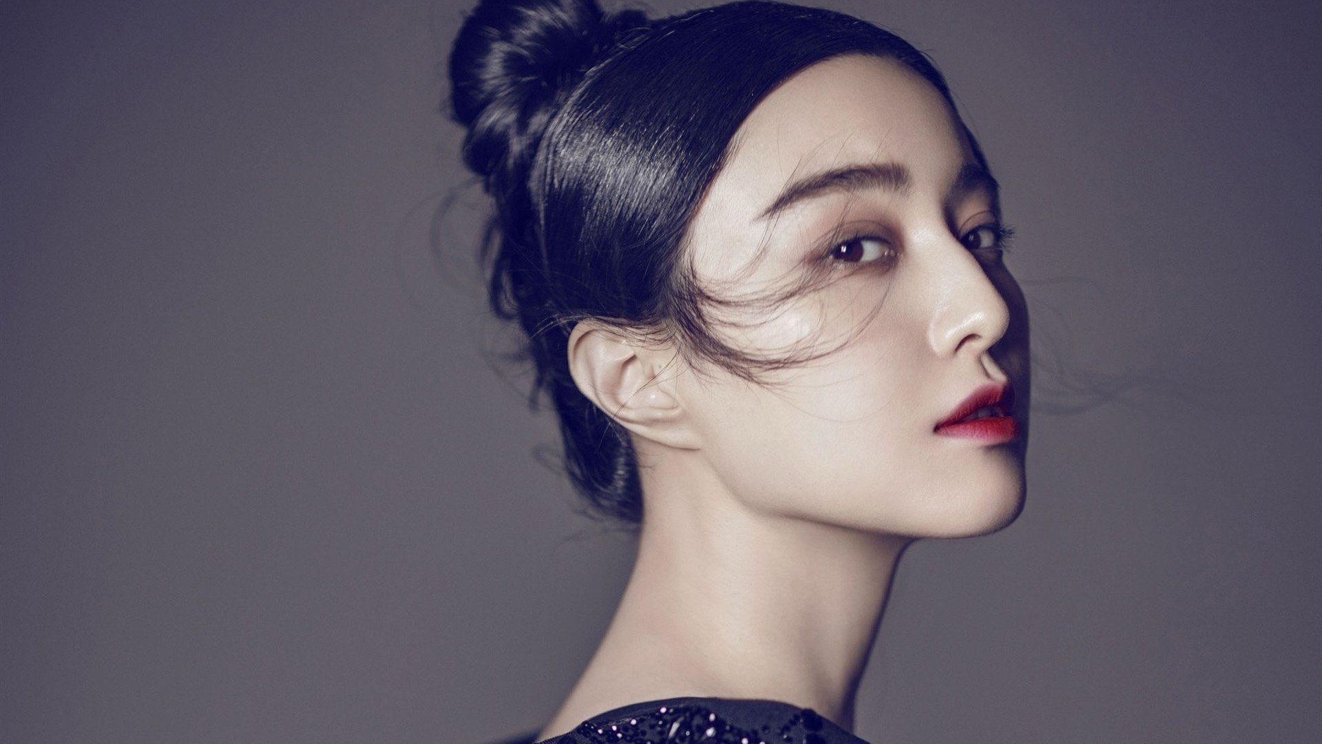 苏亚雷斯关键先生引领莱比锡红牛正面击溃伊朗,友谊赛展现战术锋芒