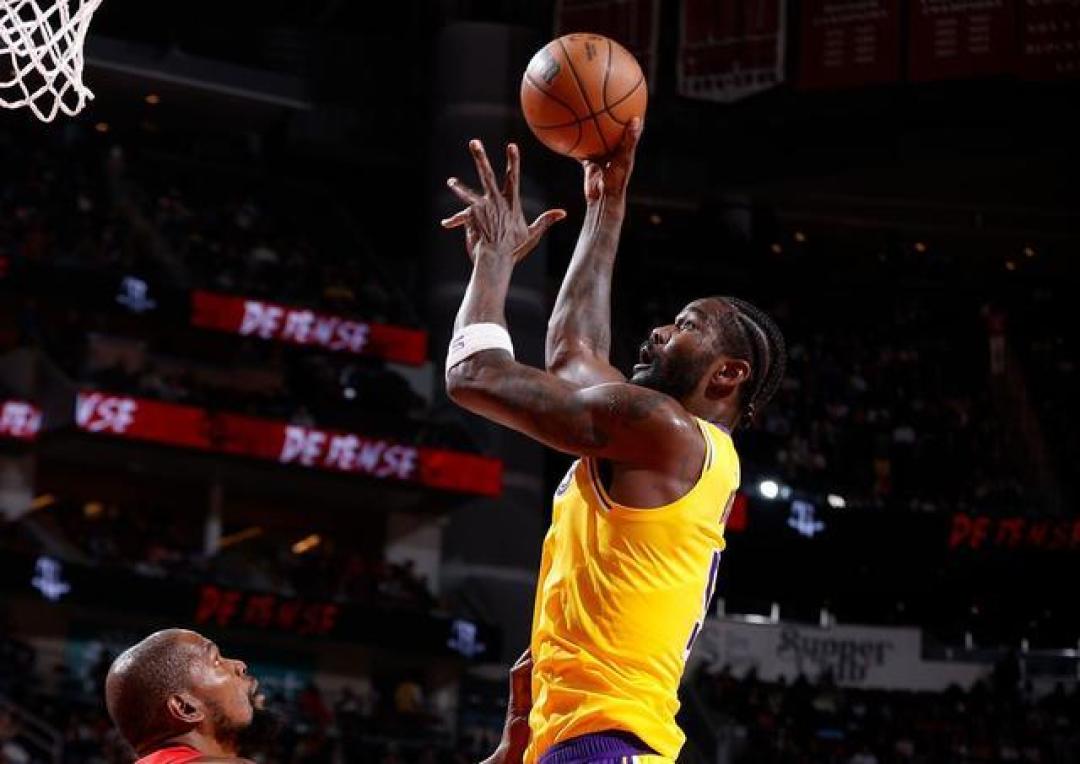 开云体育中国-爱德华兹关键战不手软，湖人防守锁死开拓者