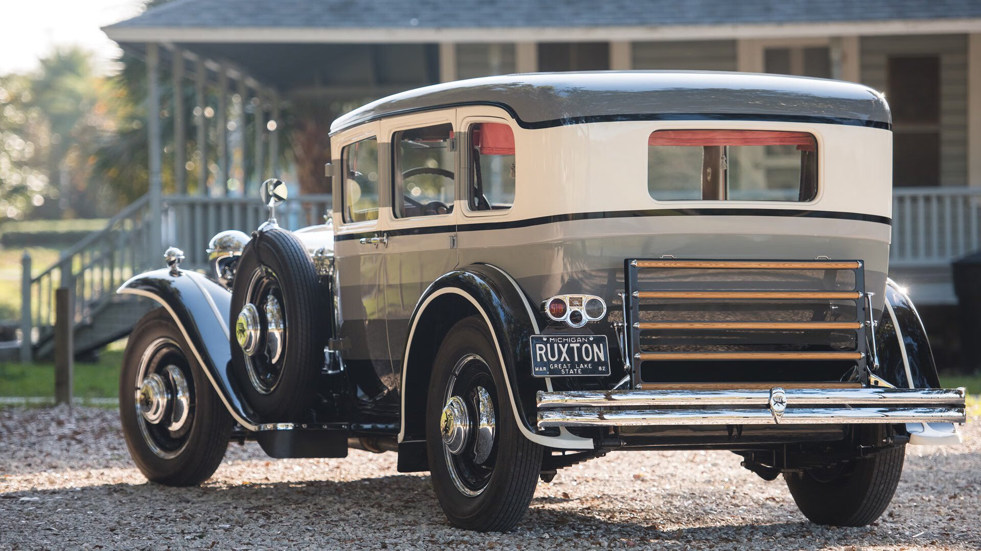 拉梅洛·鲍尔制胜一击,老鹰力克步行者迎关键胜利